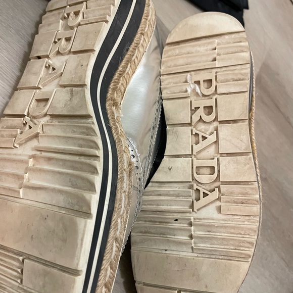 Stunning Prada silver platform brogues - Picture 7 of 13